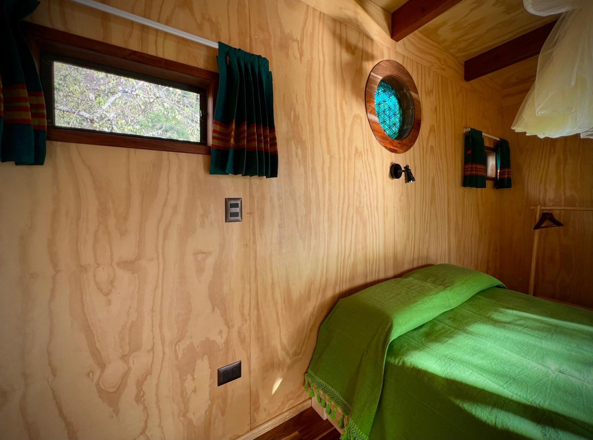 Santuario Ave Fenix-Cabanas Tepoztlán Szoba fotó